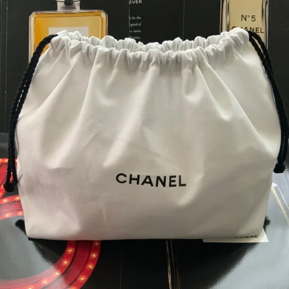 CHANEL white cotton canvas drawstring pouch cosmetic bag storage bag - AUTHENTIC - Picture 15 of 15